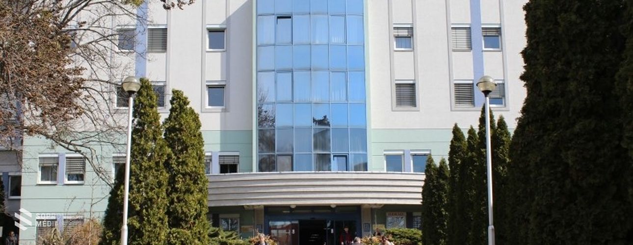 Szigorú feltételekkel engedélyezi a látogatást a Soproni Gyógyközpont 