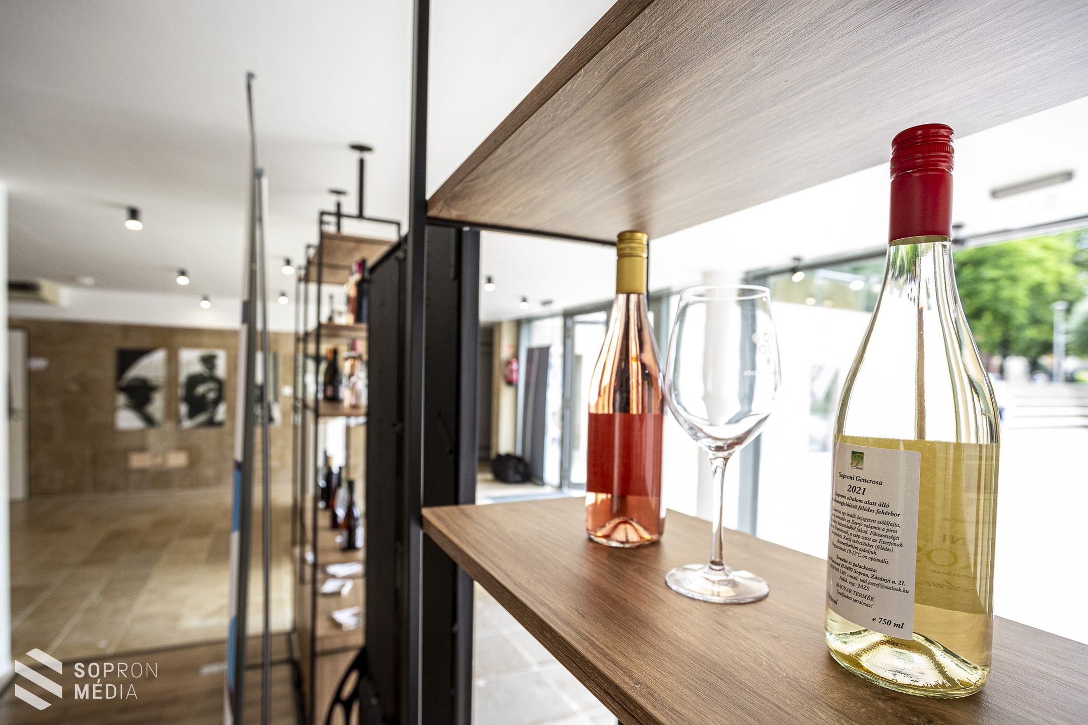 VINODOM - Közösségi Vinotékát alakítottak ki a Deák téren
