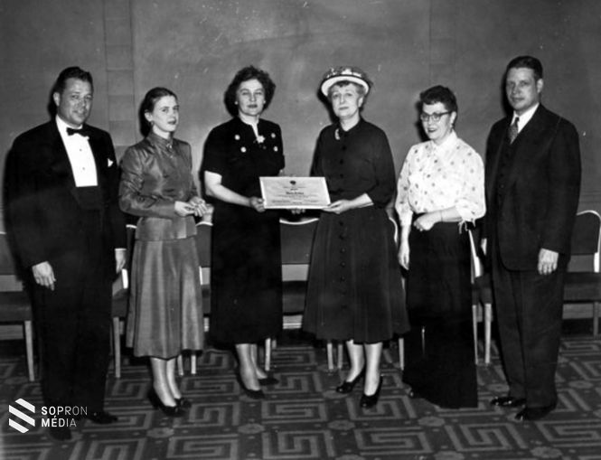 Telkes Mária 1952-ben elsőként kapta meg a Mérnöknők Társaságának életműdíját 