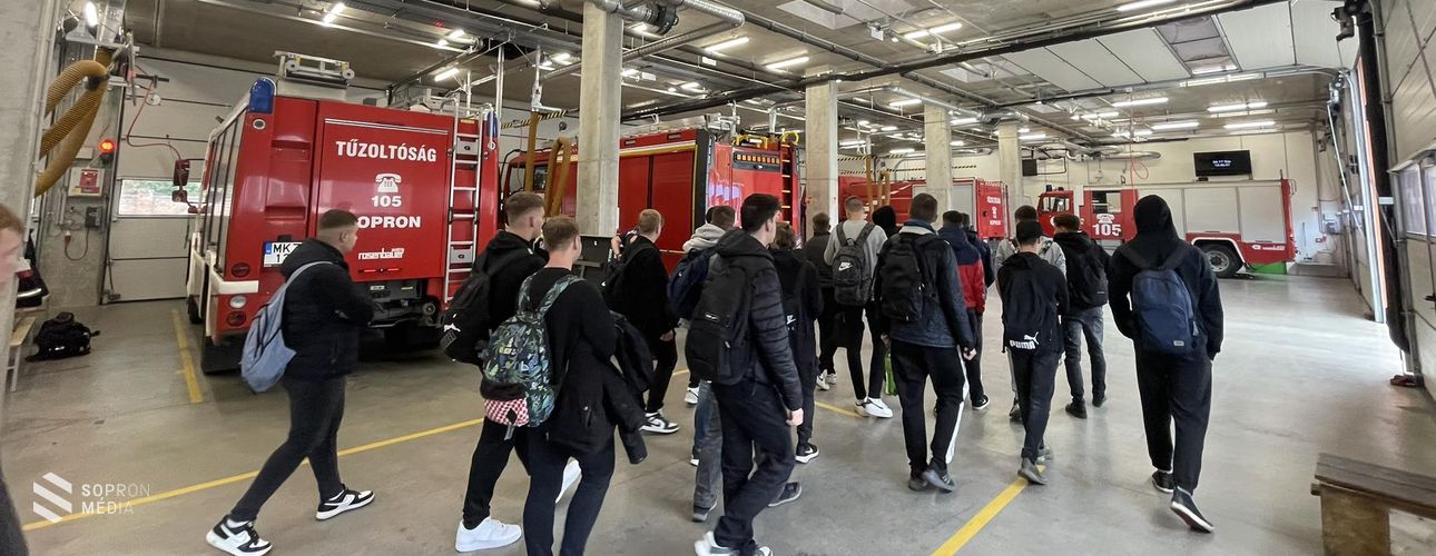 Diákoknak tartott toborzónapot a Soproni Katasztrófavédelmi Kirendeltség