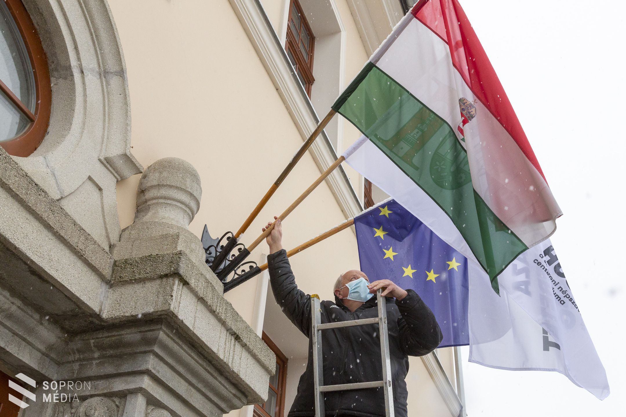 Harkán, Kópházán és Nagycenken is lobog a centenáriumi zászló 
