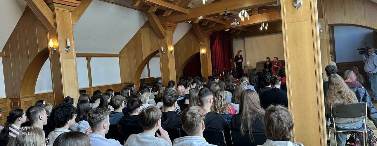 A drogfogyasztás veszélyeire hívta fel a figyelmet egy előadás a Líceumban