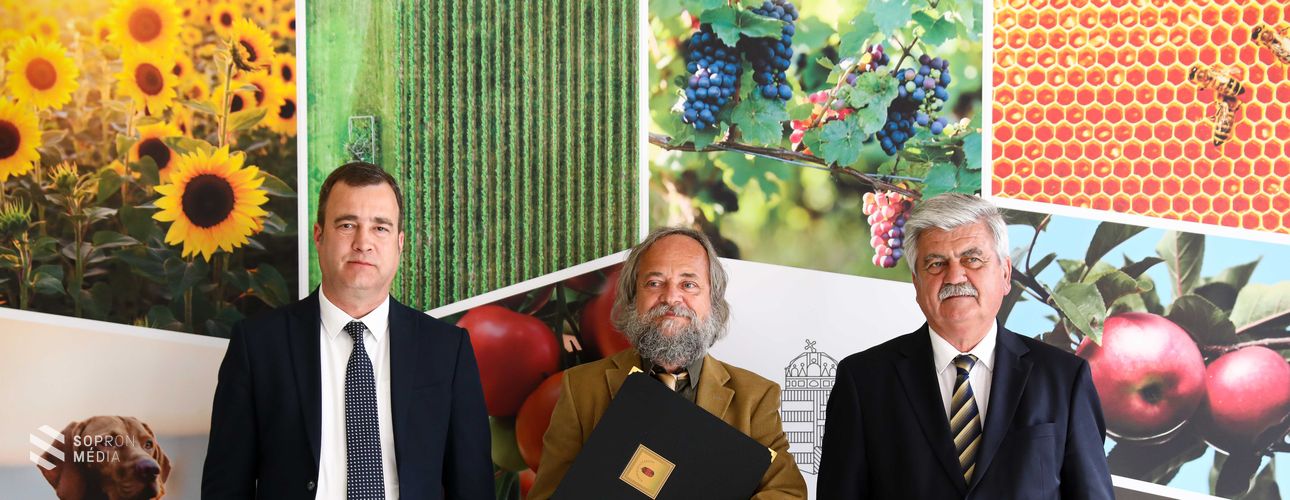 Miniszteri elismerésben részesült a Fertő-Hanság Nemzeti Park ökológusa