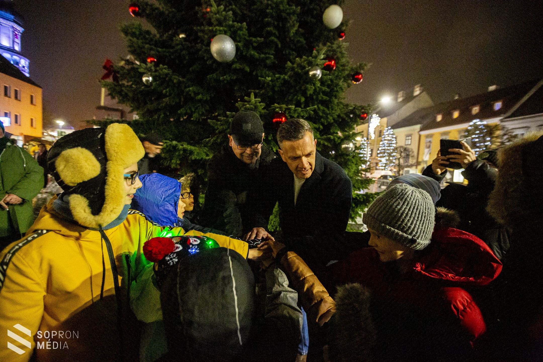 Megnyílt az adventi vásár Sopronban