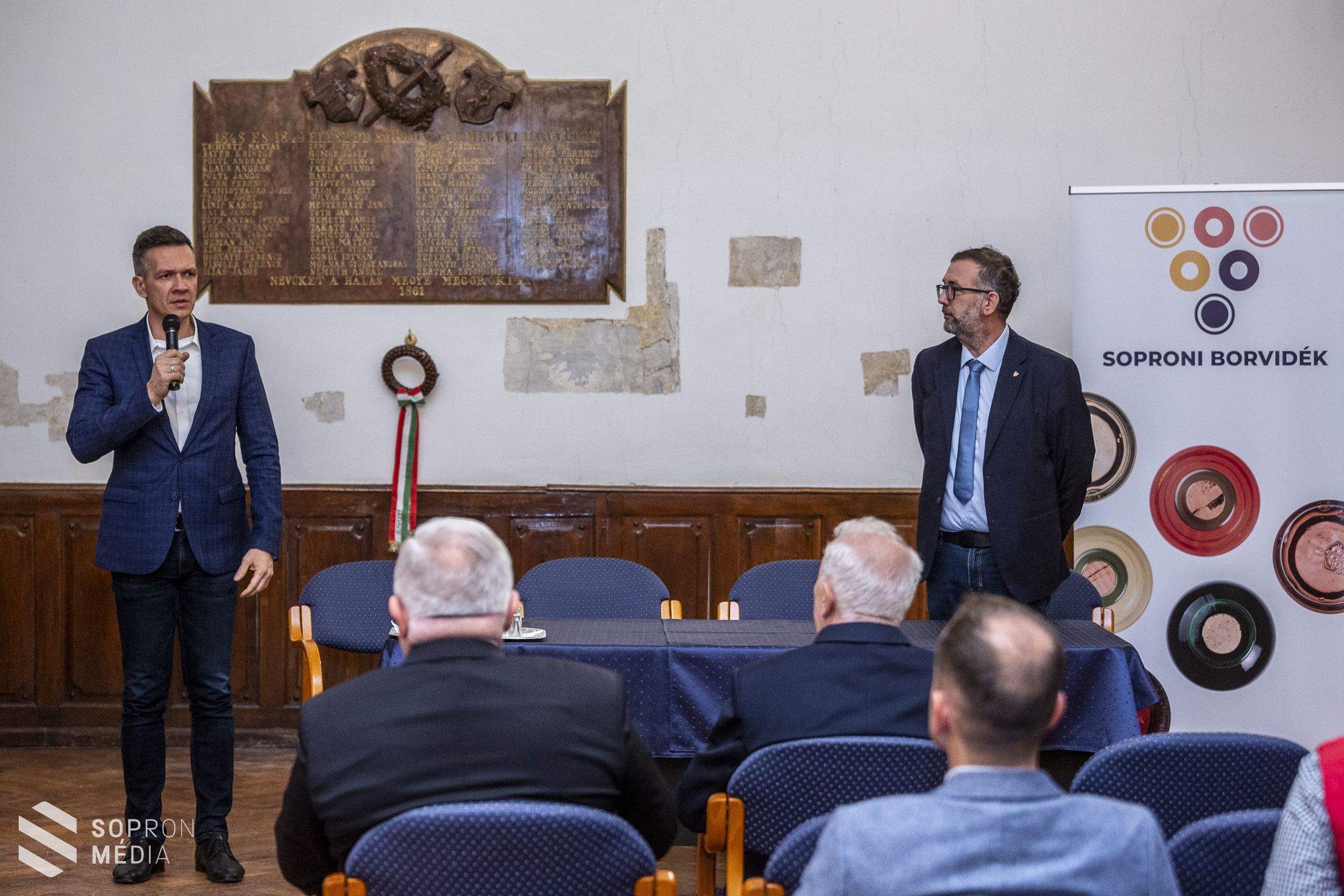 Megválasztották Sopron fehér- és vörösborát