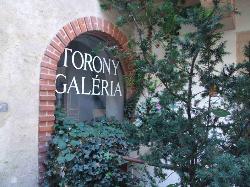 Meghívó a Roth Torony Galéria új kiállítására