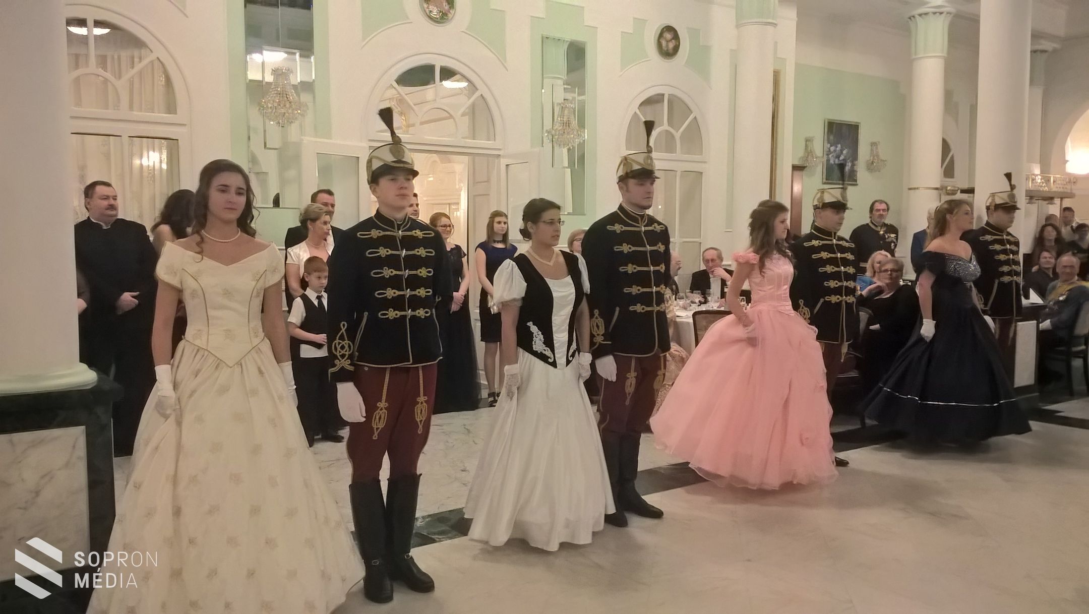 Szombat esti időutazás - Soproni Huszárbál 2018 