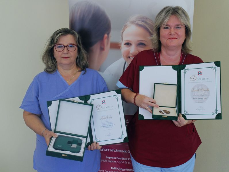 Rangos szakmai elismeréseket vehettek át a Soproni Gyógyközpont dolgozói