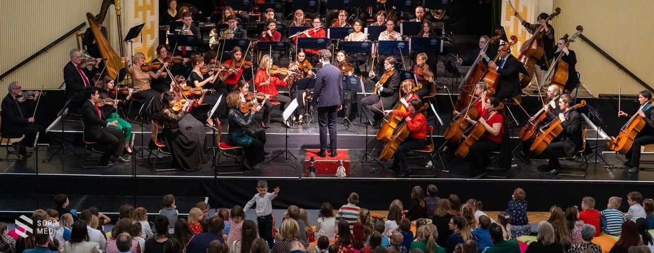 Karácsonyi hangulatban indította a Soproni Liszt Ferenc Szimfonikus Zenekar a Kuglóf koncertek új évadát