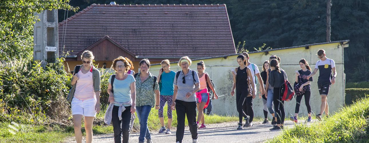 Idén is jó hangulatban telt a fraknói gyalogtúra