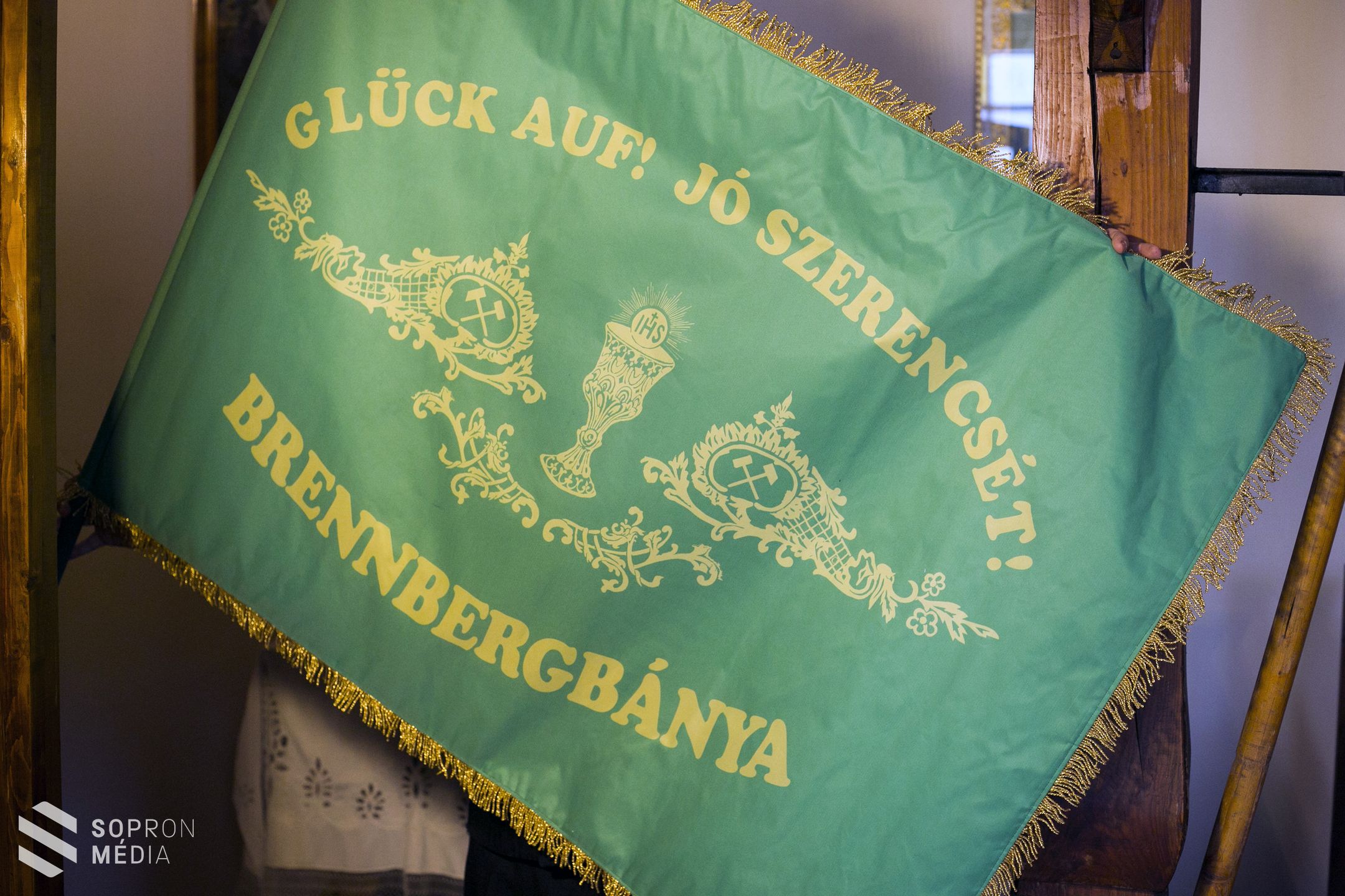 Megáldották Brennbergbánya új bányászzászlóját!