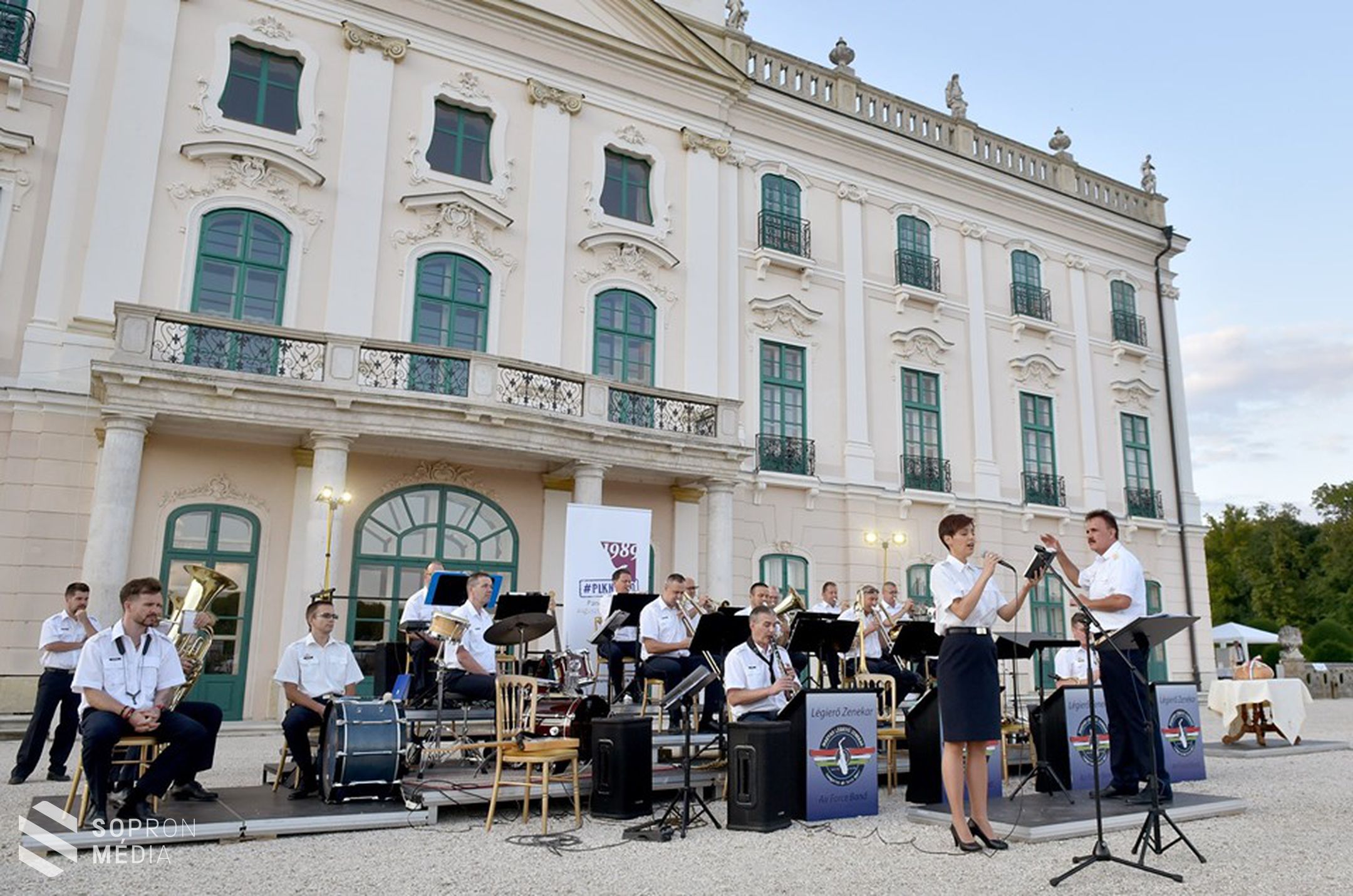 Piknik 30 koncert a fertődi Esterházy-kastélyban