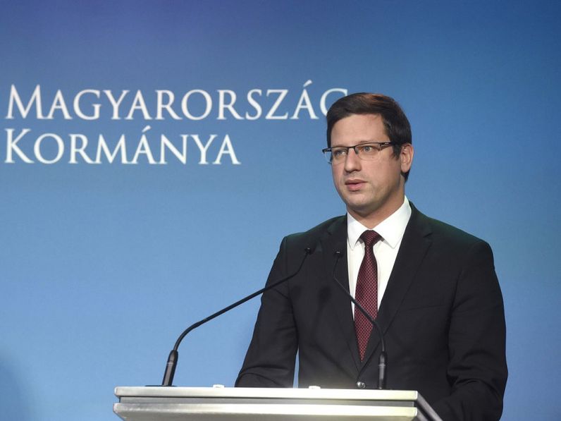 A kormány meghosszabbítja az élelmiszer- és benzinárstopot