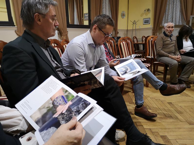 Könyvbemutató - Egy ékszerdoboz titkai