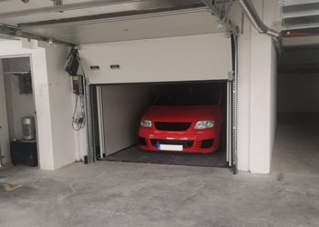 Car lift in Győr