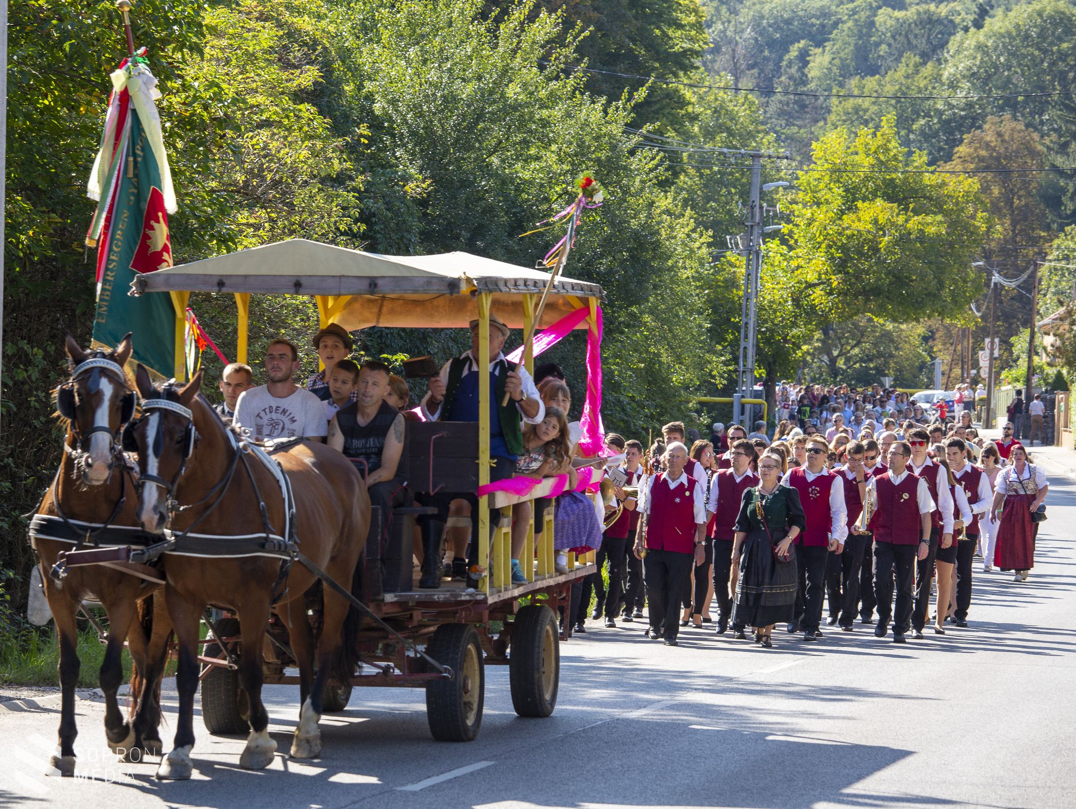 Tradíciók újra hangolva! Sokszínű forgatag a Hajnal téren