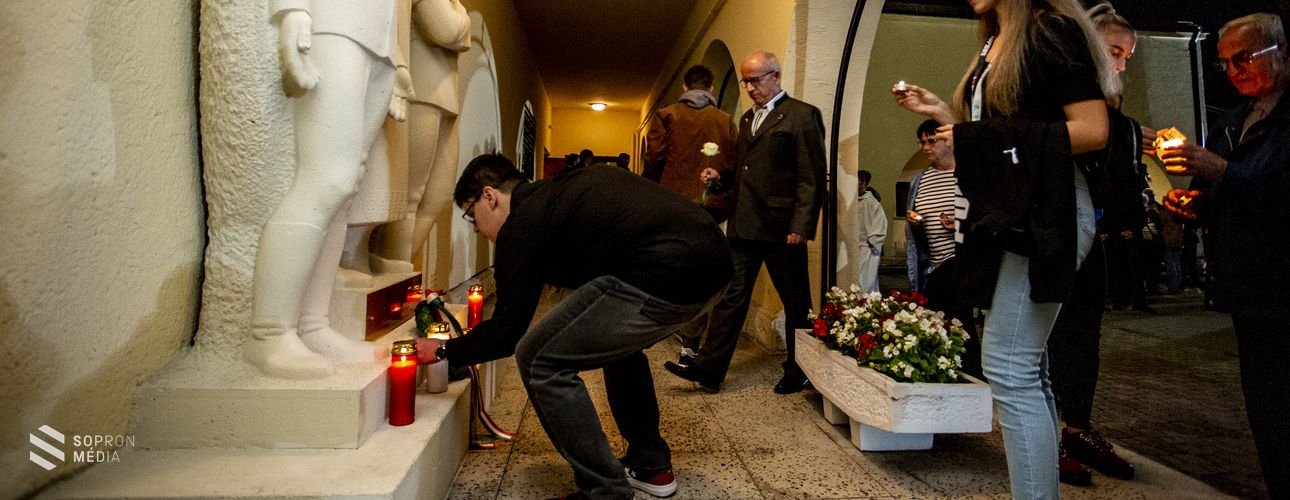 Mécsest gyújtottak a második ágfalvi csata hőseinek emlékére
