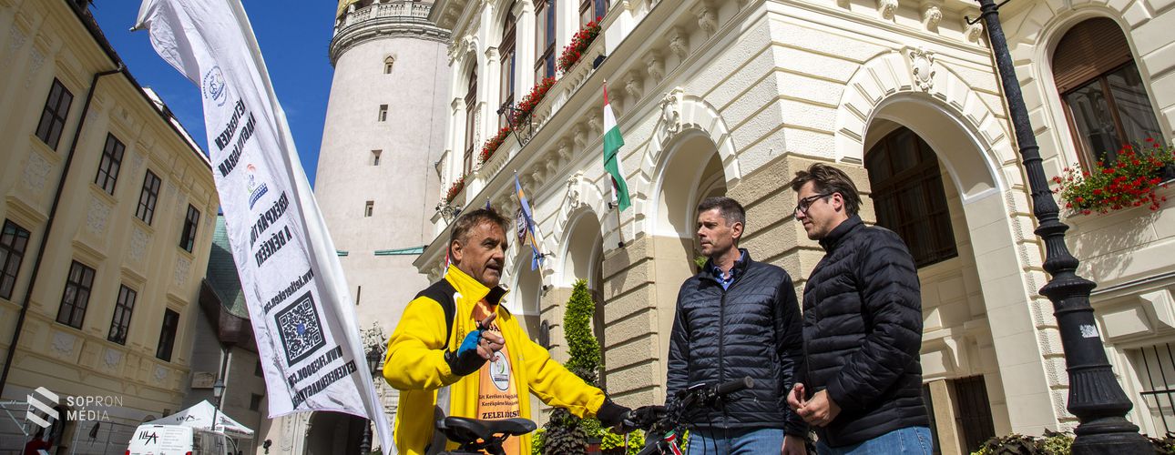 Sopronba érkezett Zelei József kerékpáros békenagykövet