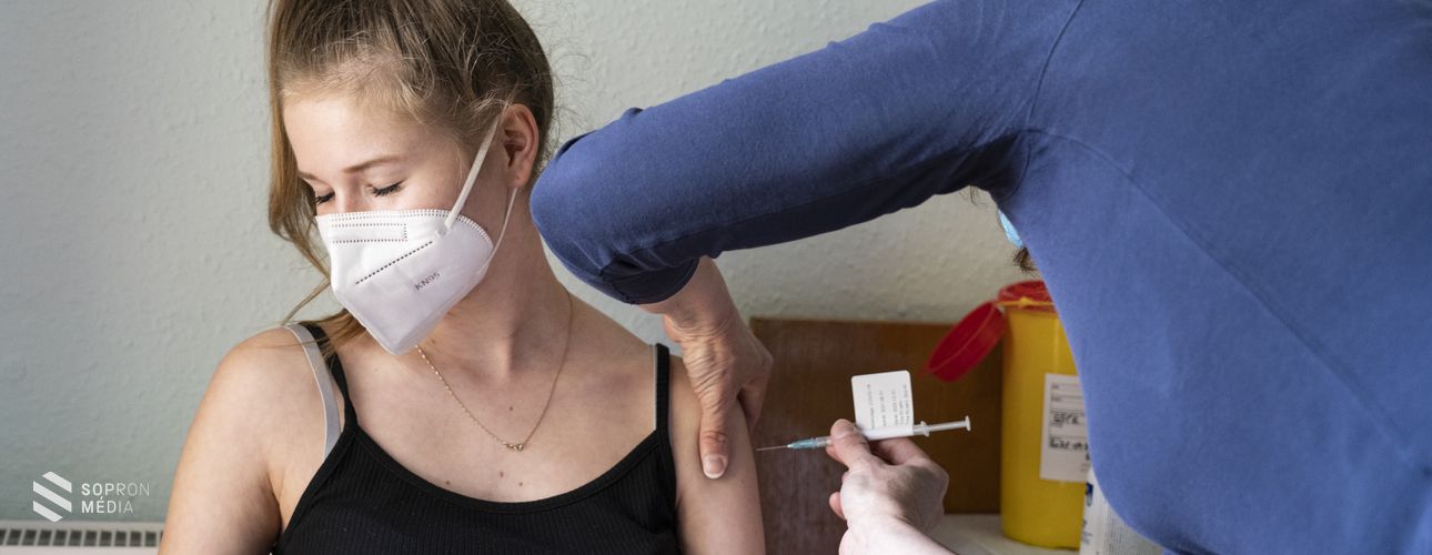 Sopronban is elkezdődött a 16-18 évesek oltása