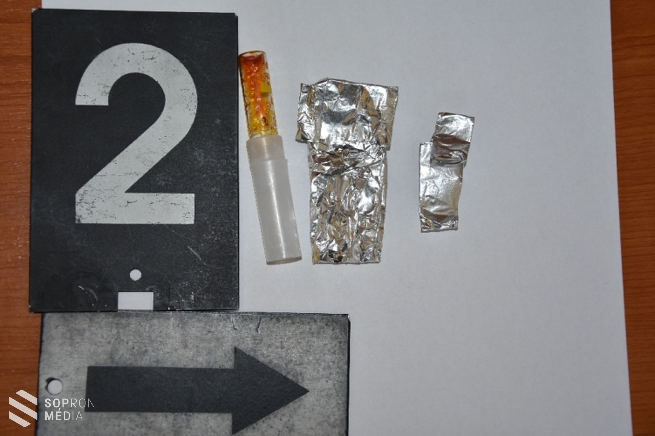 Gépkocsijában és lakásán is drogot tárolt