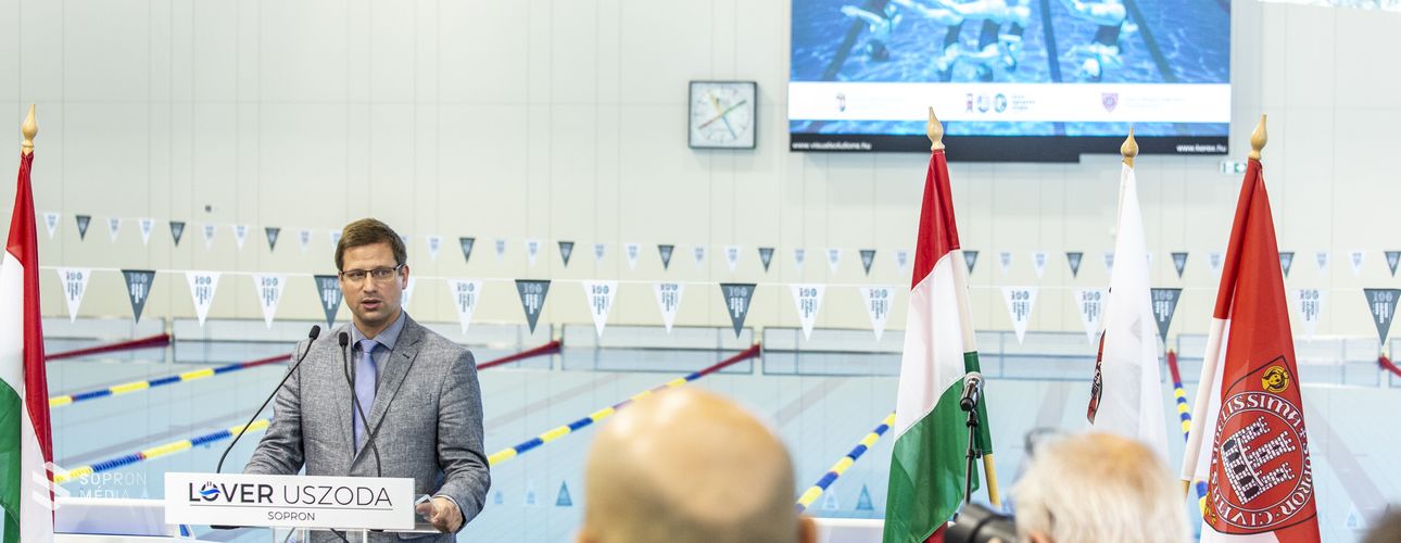 Átadták a Lőver Uszodát