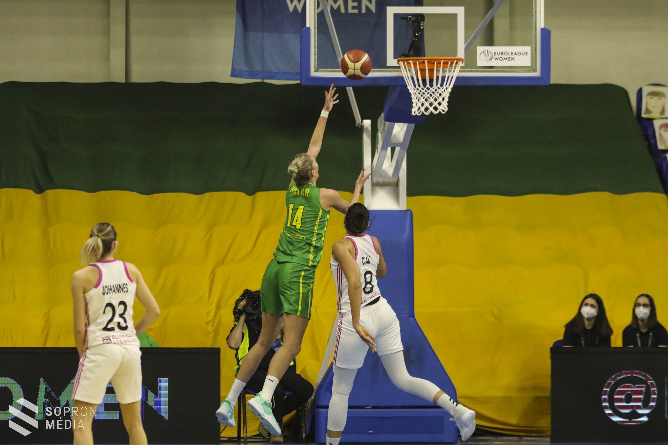 Huszonnyolc ponttal nyert a Sopron Basket - Galériával