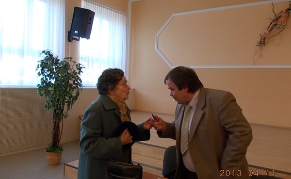 Faluházi esték 2013. április