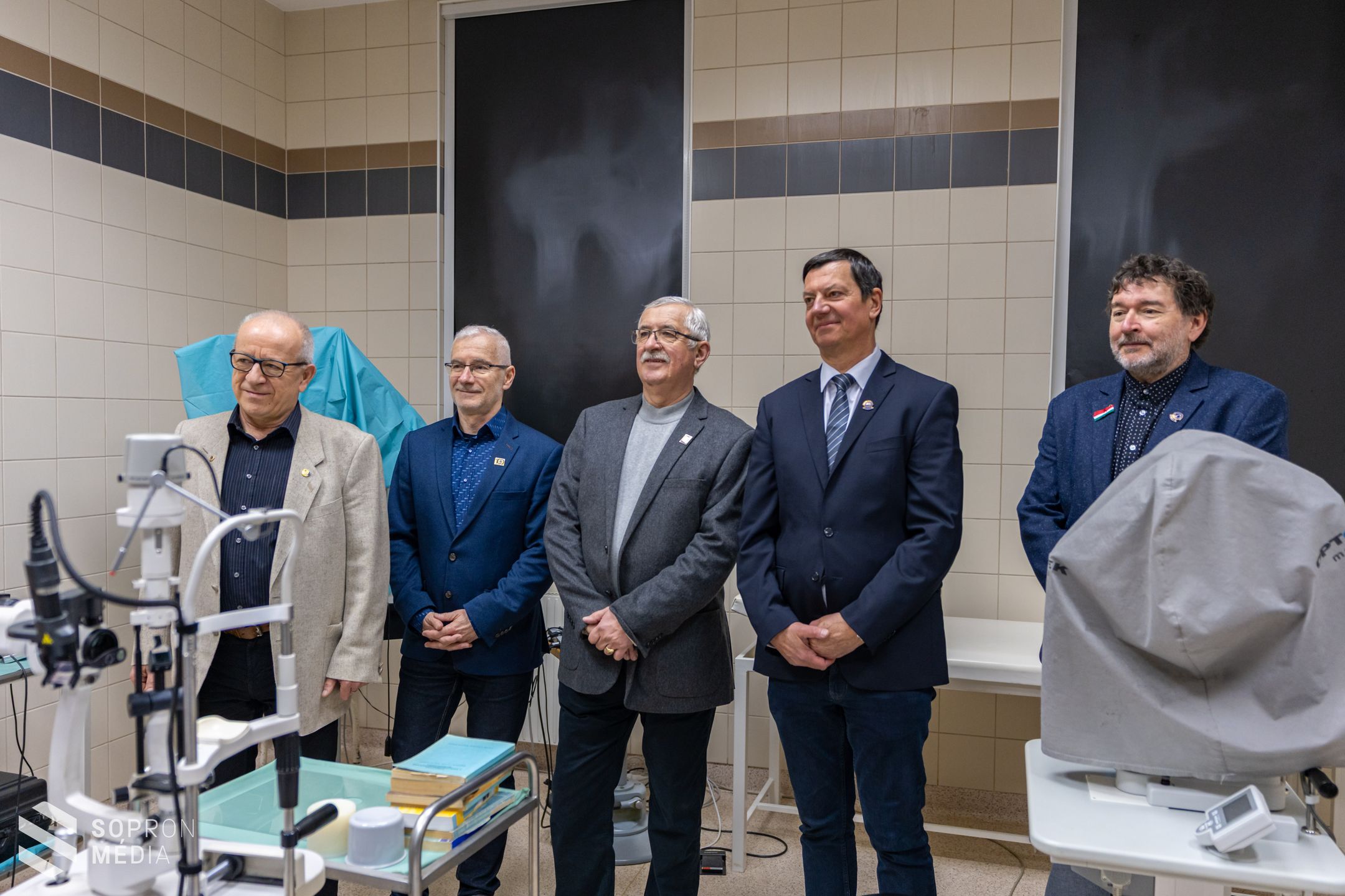 Új, korszerű eszközzel bővült a  Soproni Erzsébet Oktató Kórház szemészeti osztálya