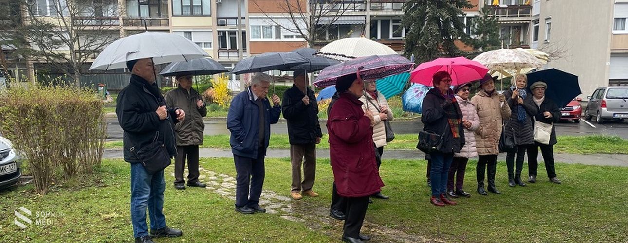 A magyar költészet napjára emlékezett a Pedagógusok Soproni Művelődési Háza