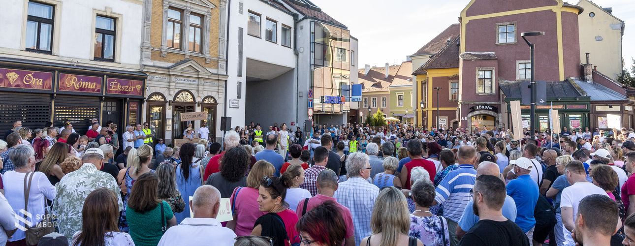 Demonstrációt tartottak Sopronban
