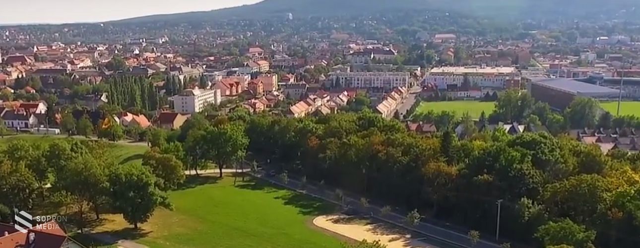 Madárszemmel a Virágvölgy felett