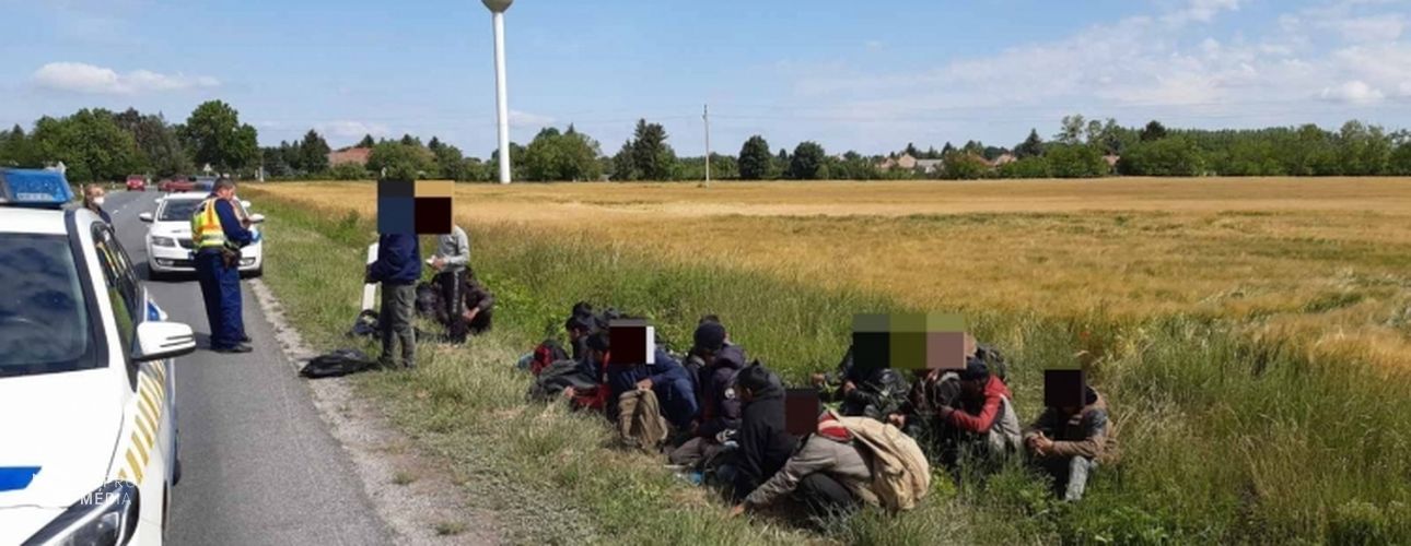 25 migránst fogtak el a rendőrök Szilsárkánynál - FRISSÍTVE!