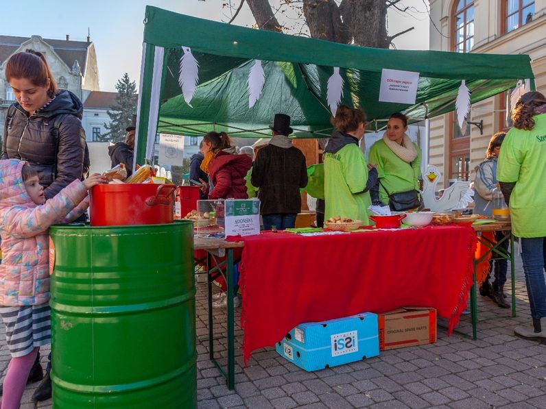 Adományokat gyűjtöttek a rászorulóknak