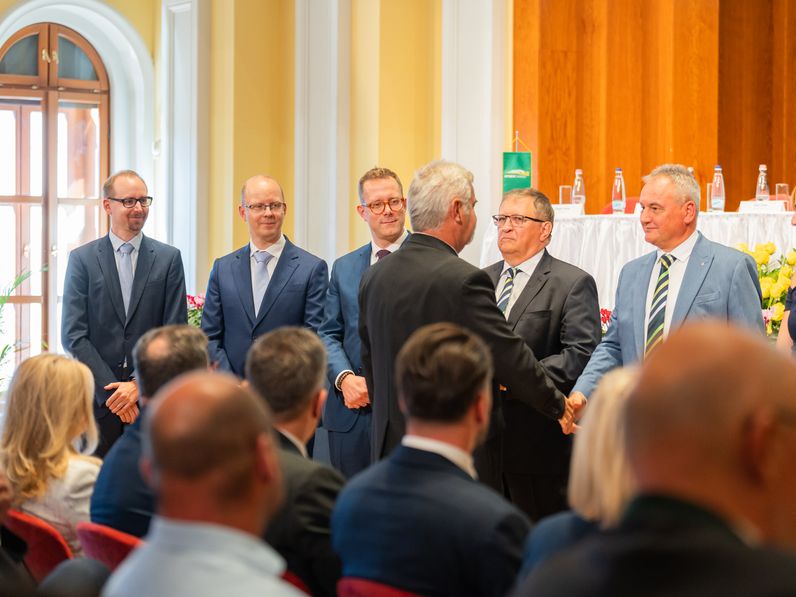 Közel 60 dolgozót díjaztak a GYSEV Zrt. központi vasutasnapi ünnepségén