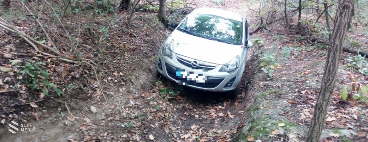 Elakadt autójával a Soproni-parkerdőben