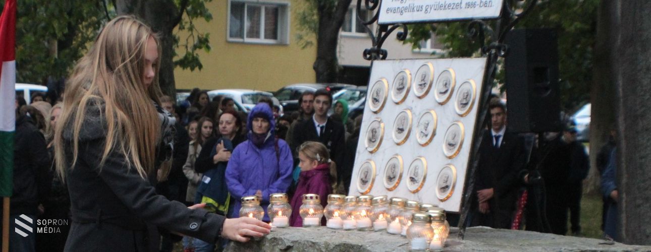 Az aradi vértanúk emléke előtt tisztelgett a város