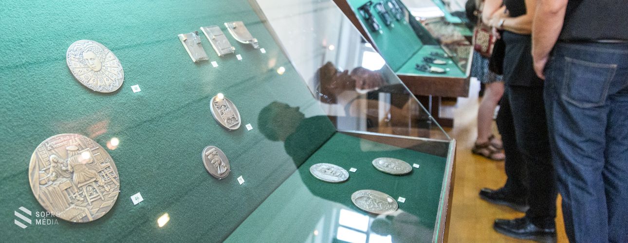 Megnyílt a XXIII. Érembiennálé a Festőteremben