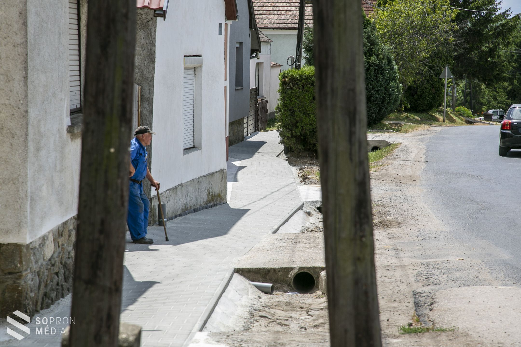 Megújult a járda Harka főutcáján