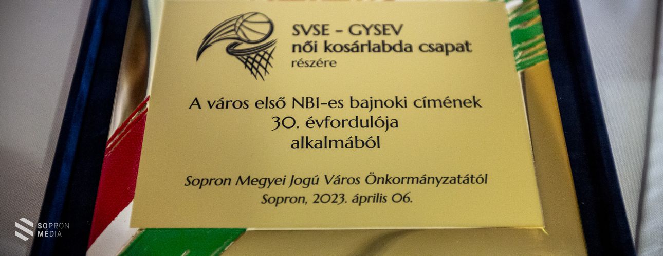 30 évvel ezelőtt ünnepelte első bajnoki címét női kosárlabdában Sopron