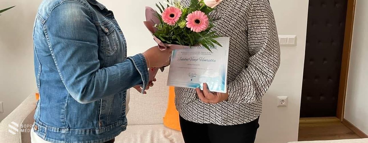 Jakabné Vanyó Henriettát köszöntötte a Soproni Szociális Intézmény