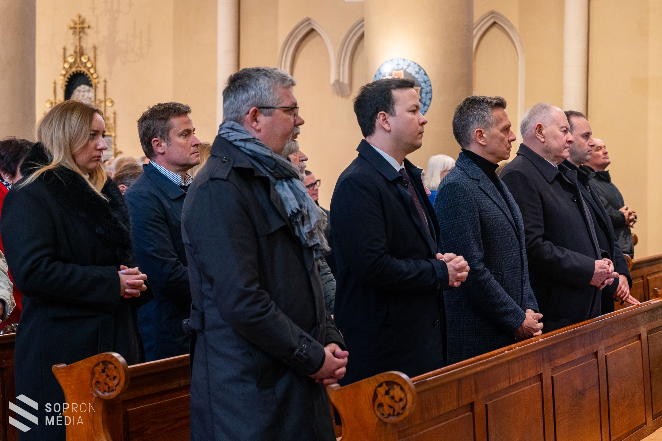 Dr. Veres András megyéspüspök celebrálta húsvéthétfőn a szentmisét Sopronban