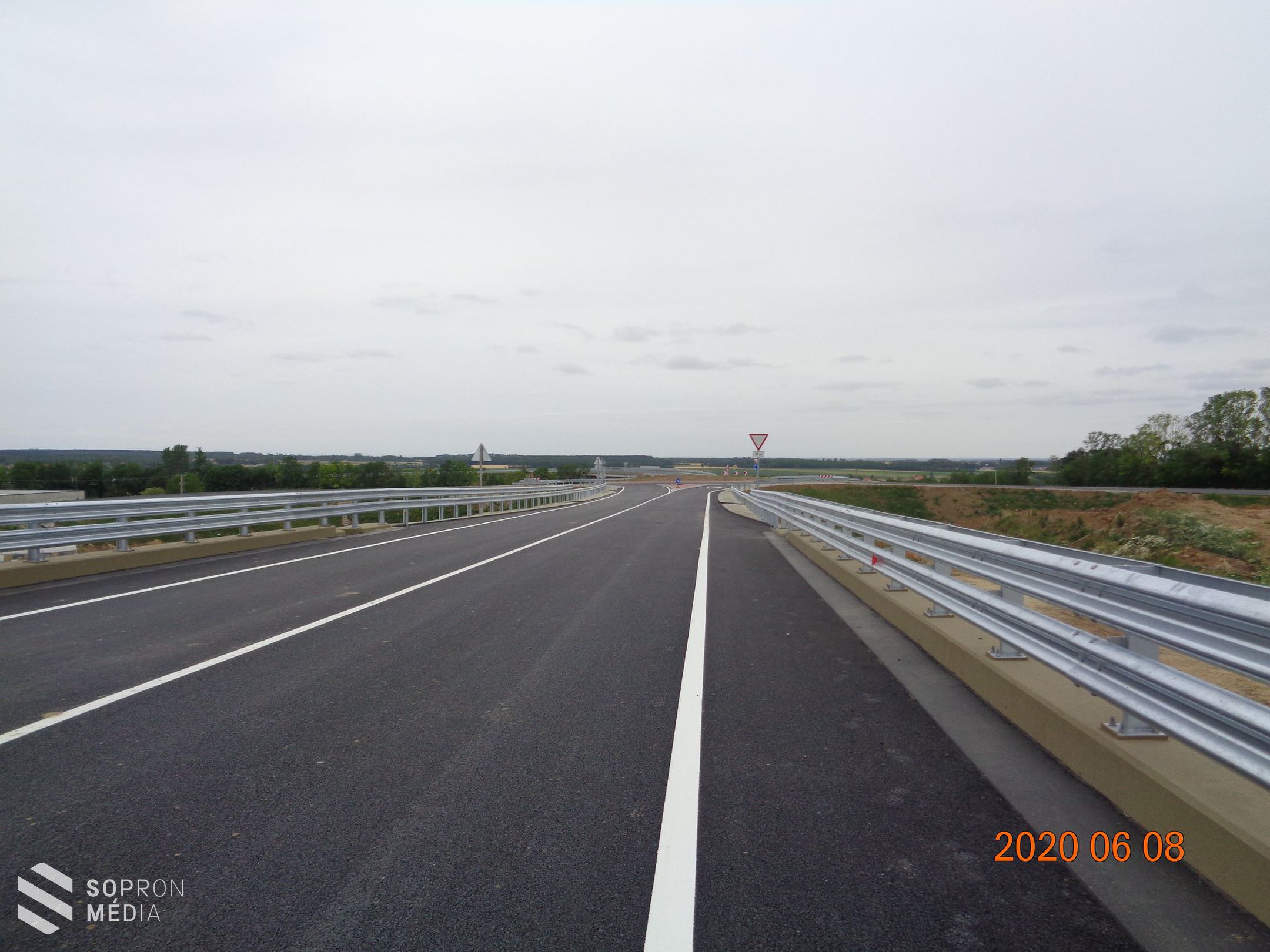 M85: forgalmi rend változás az autóút építése miatt, a 84-es főúton, Nagycenknél!