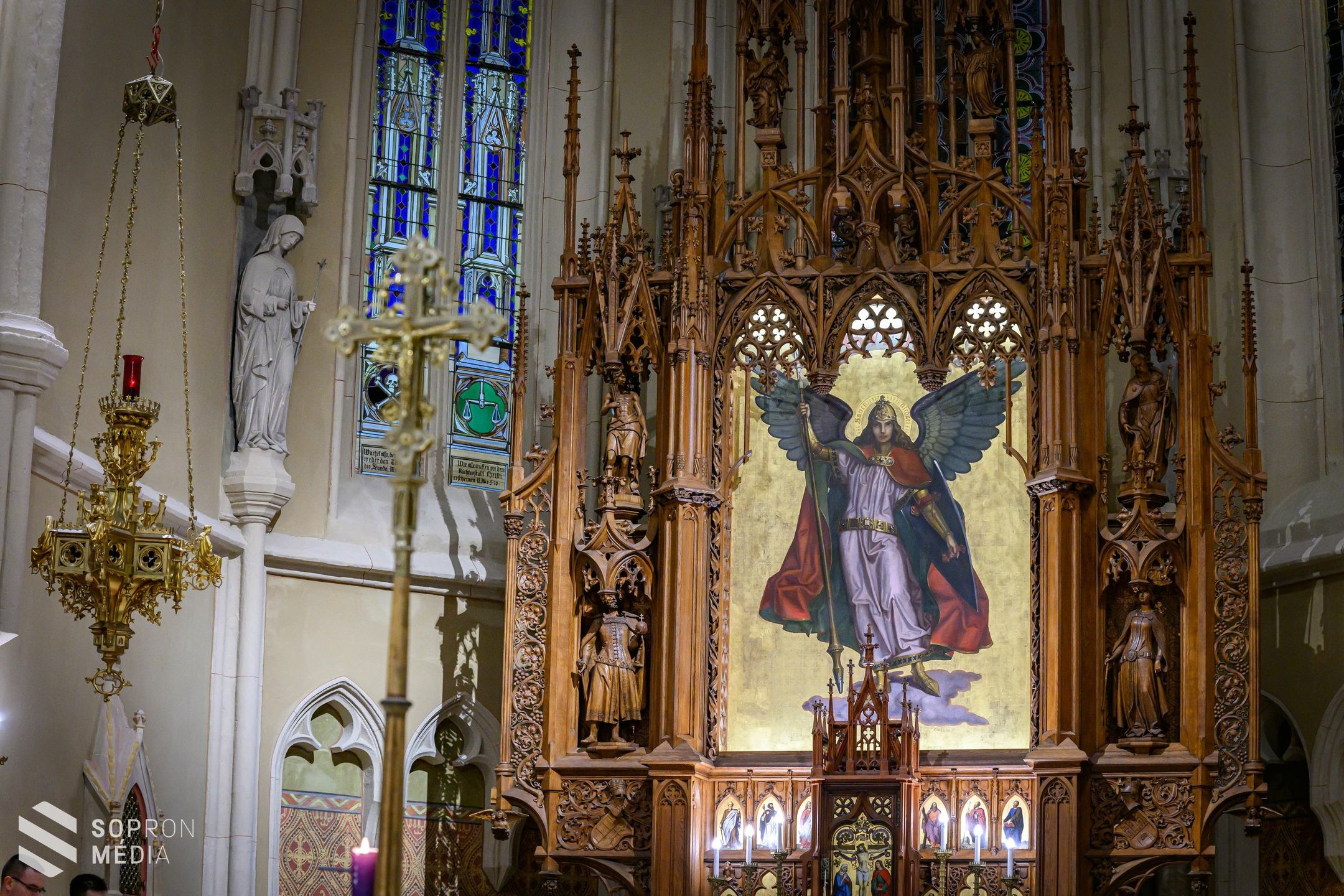 Dr. Veres András megyéspüspök celebrálta a hűség napi szentmisét
