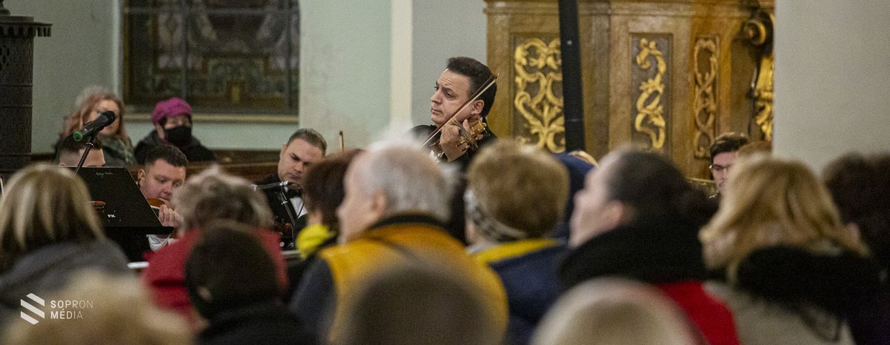 Ingyenes jótékonysági koncertet adott Mága Zoltán Sopronban