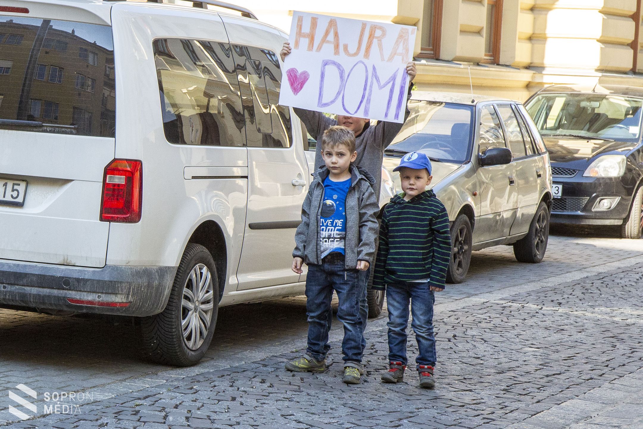 Hajrá Domi! - így kezdődött a rendkívüli érettségi Sopronban - GALÉRIA