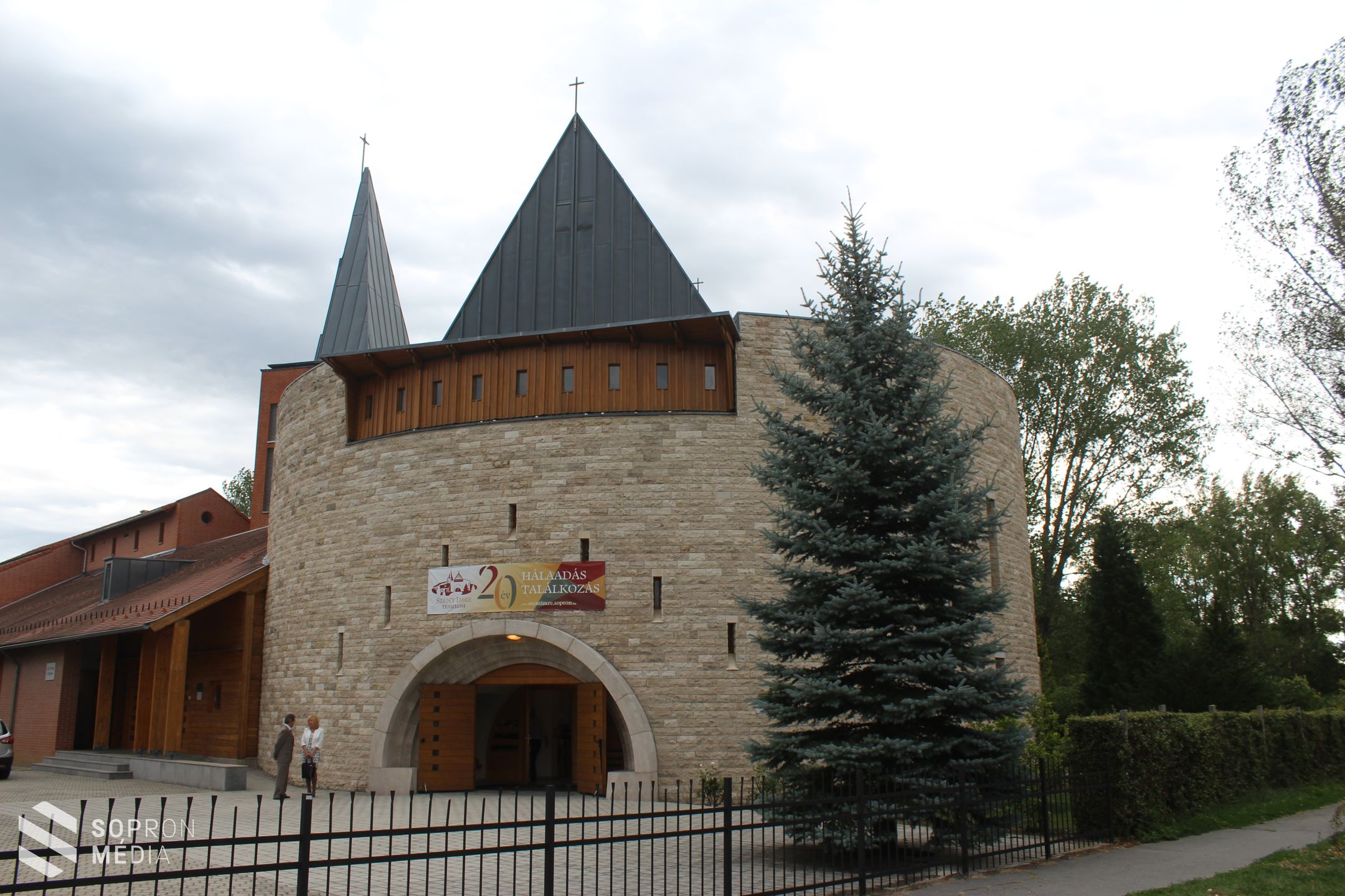 Húsz éve szentelték fel Sopronban a Szent Imre templomot (galéria)