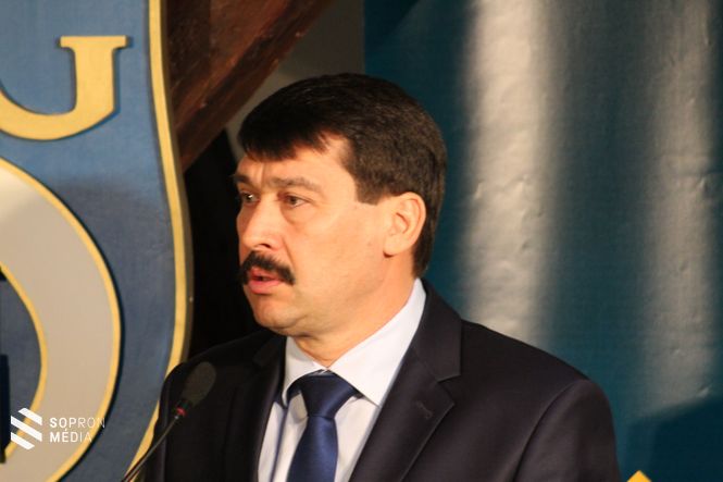 Áder János