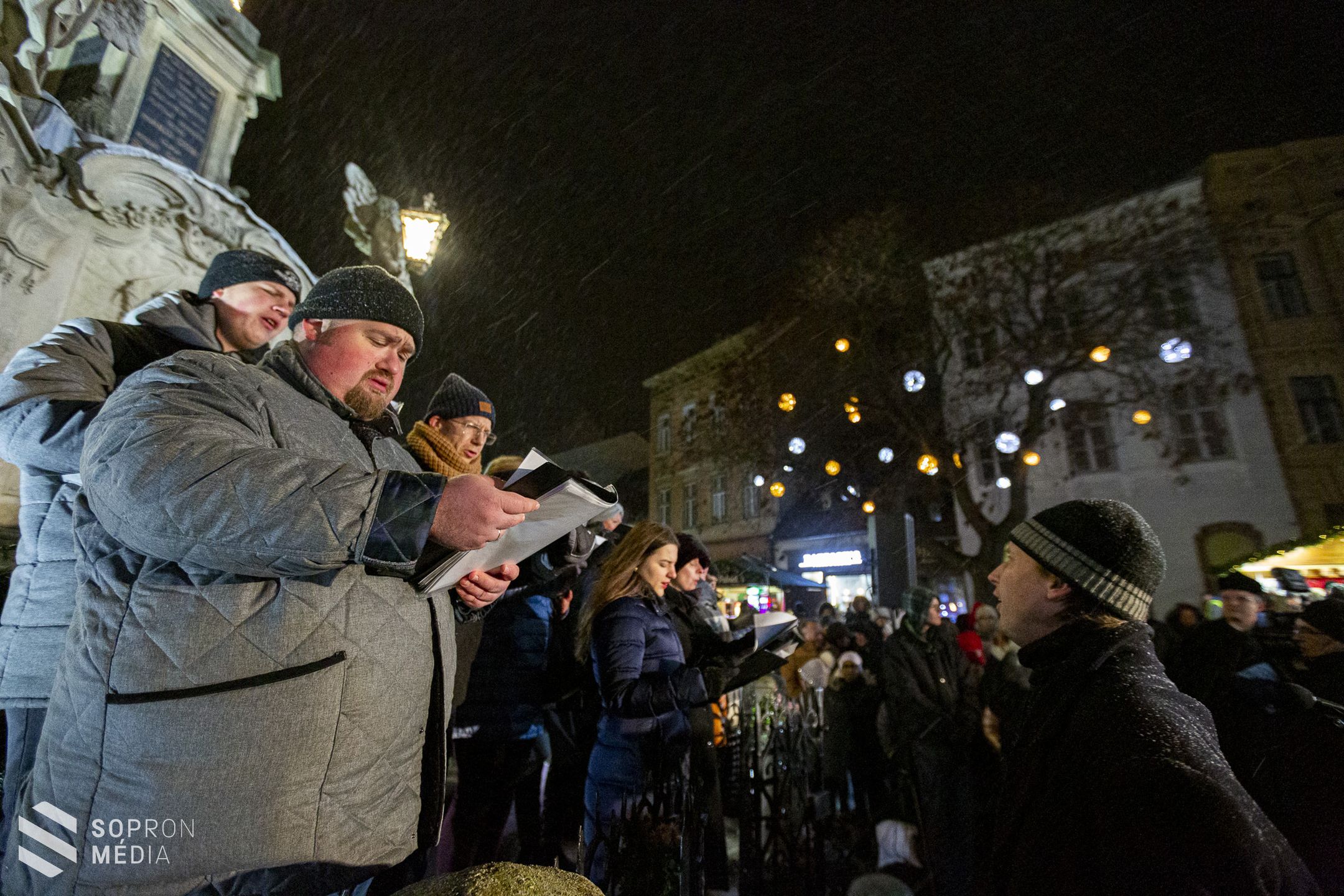 A harmadik adventi gyertya lángja is fellobbant Sopronban