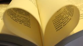 Könyvajándék nap és könyves vakrandi a Széchenyi István Városi Könyvtárban!