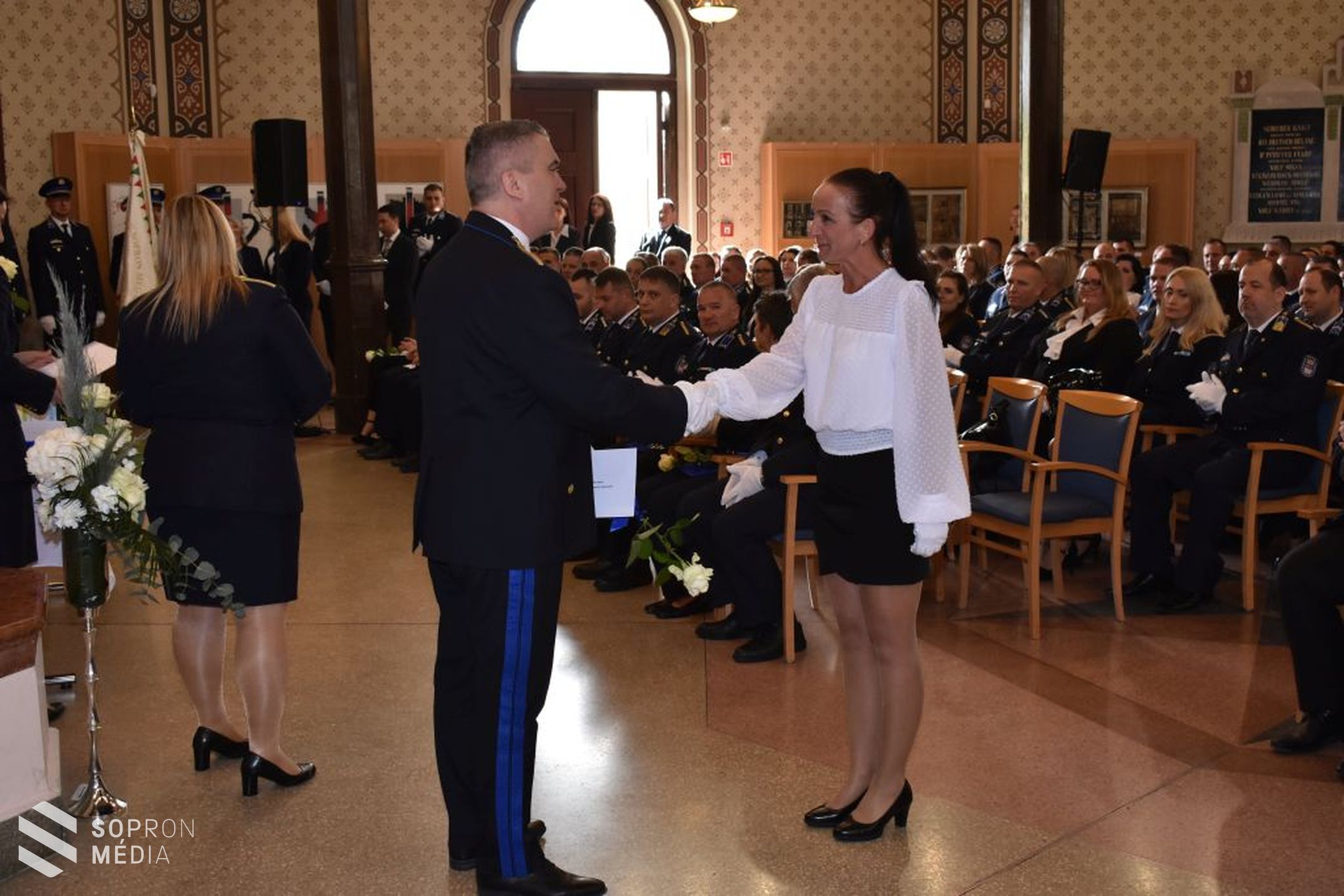 A Soproni Rendőrkapitányság szakembereit is díjazták a rendőrség napja alkalmából
